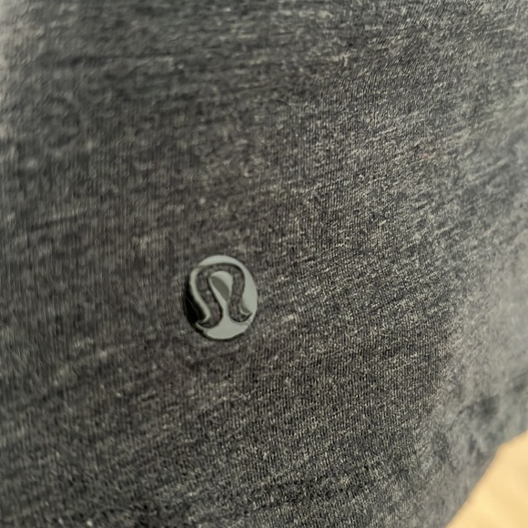 Lululemon tank - size 2 - Picture 3 of 3